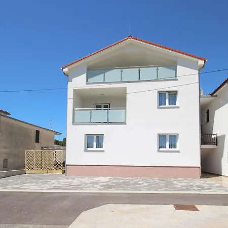 Sofia G * Новиград